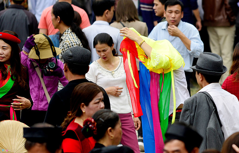 Dịch vụ cho thuê trang phục đắt khách ở hội Lim